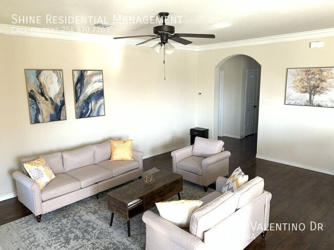 Building Photo - 3242 Valentino Dr