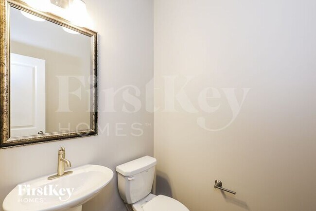 Building Photo - 3628 Moon Crest Dr