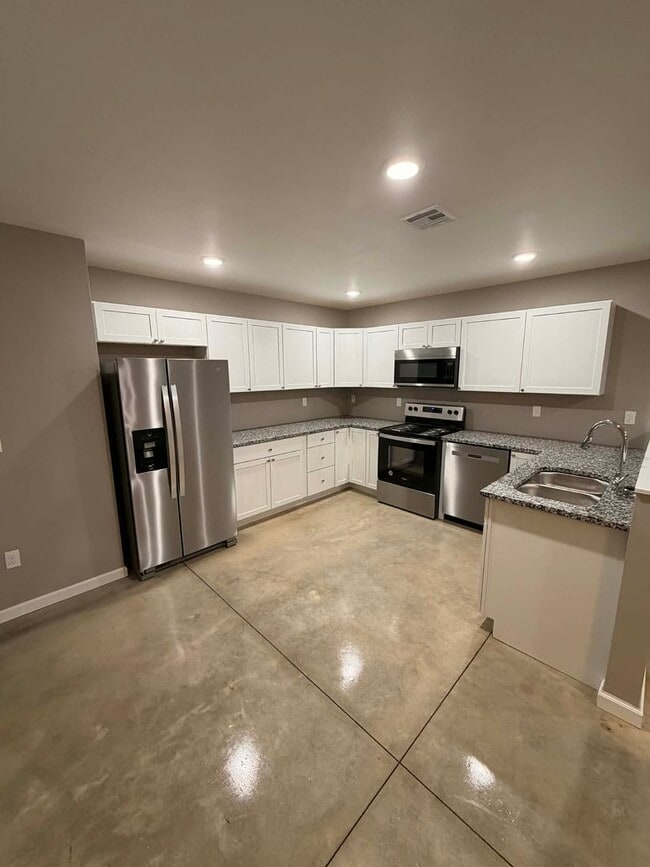 Building Photo - 285-287 S 4th St