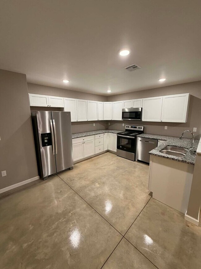 Building Photo - *CM 285-287 S 4th St