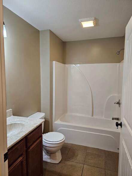 Building Photo - 210 Vanover Ln