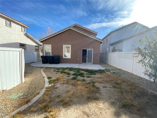 Building Photo - 4532 English Lavender Ave