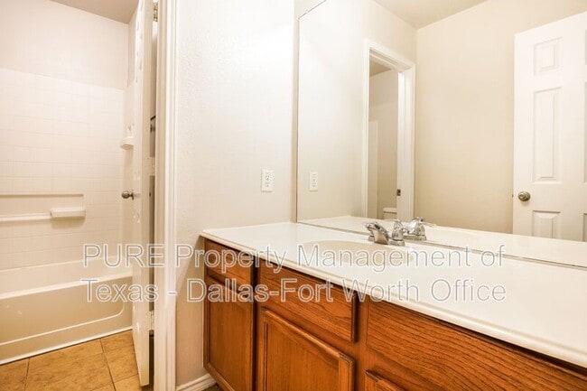 Building Photo - 1205 Mule Deer Dr