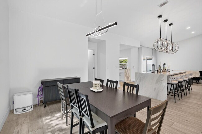 Building Photo - 16709 SW 5th Ct