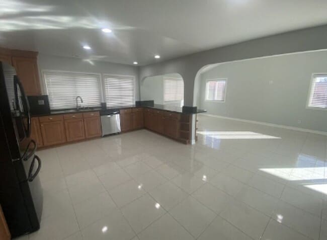 Building Photo - 7847 Bacadi Dr