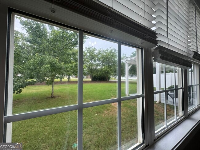 Building Photo - 201 Brookstone Dr SW