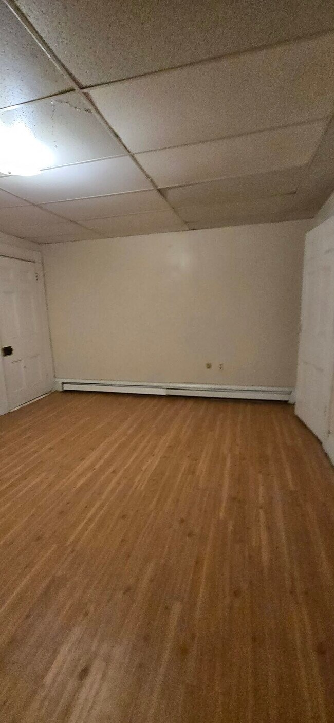 Building Photo - 154 Court St