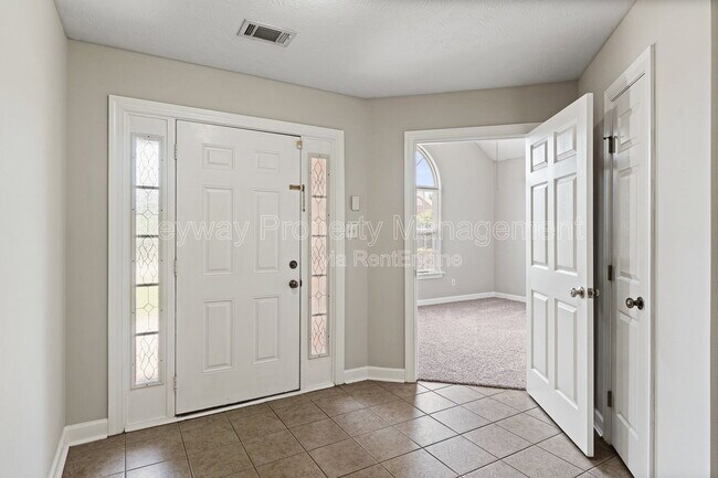 Building Photo - 633 Ventana Dr