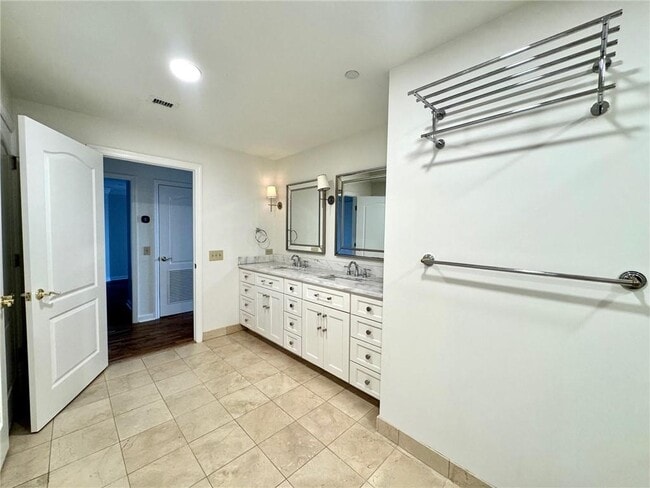 Building Photo - 195 14th St NE