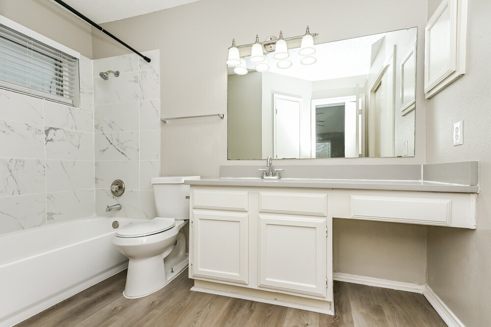 Building Photo - 4844 Thistledown Dr