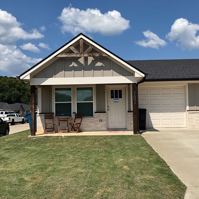 Building Photo - 101 Sophia Dr