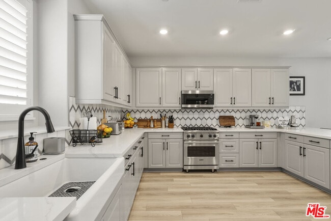 Building Photo - 756 Daniel Freeman Cir