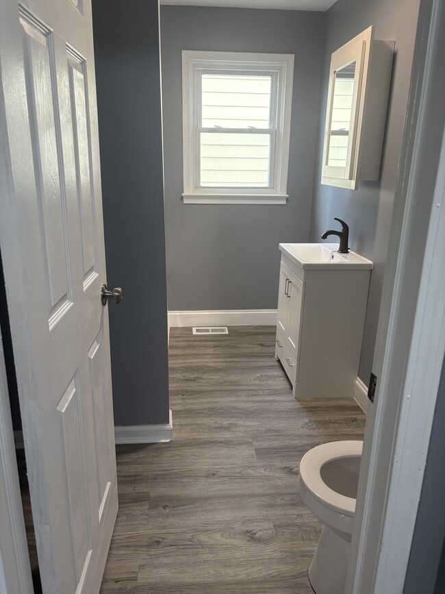 Building Photo - 5220 Western Rd