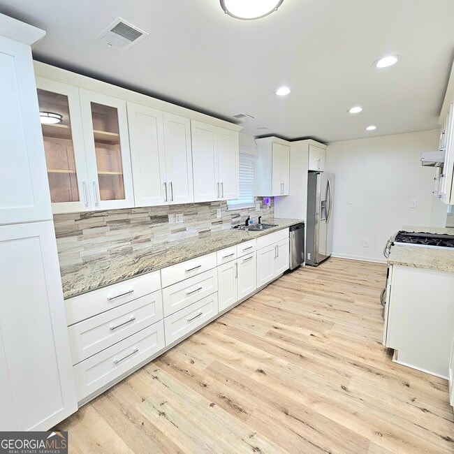 Building Photo - 1308 Gates Cir SE