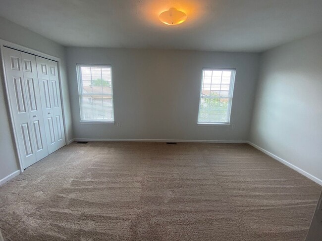 Building Photo - Great City Condo with 2 Primary Suites!