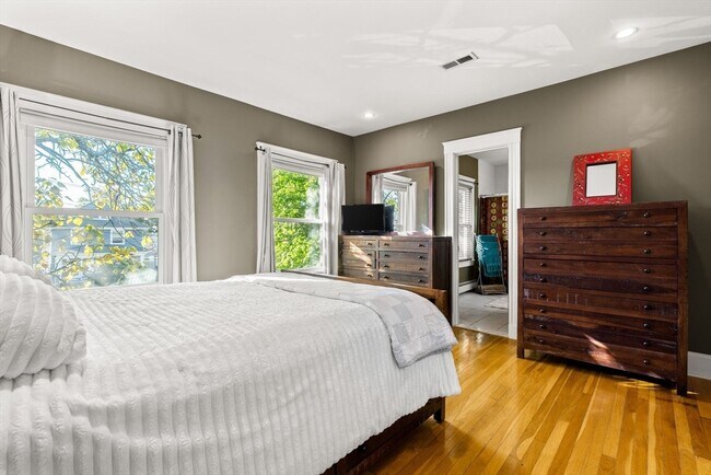 Building Photo - 101 Beach St