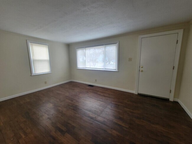 Building Photo - 378 George St