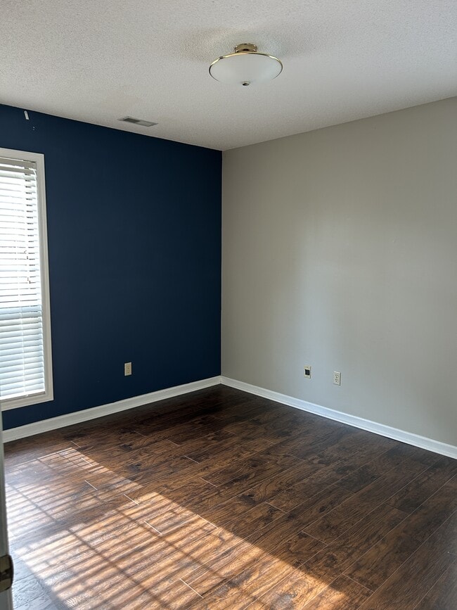 Building Photo - 261 Mcgough Blvd