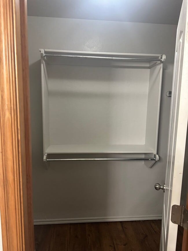 Building Photo - 3 bedroom, 2 bathroom, 2 car garage