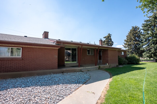 Building Photo - 182 S 800 E