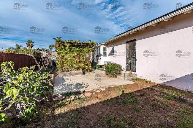 Building Photo - Beautiful 3 Bedroom Family Home in Vista, ...