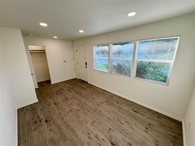 Building Photo - 1120 W Frey