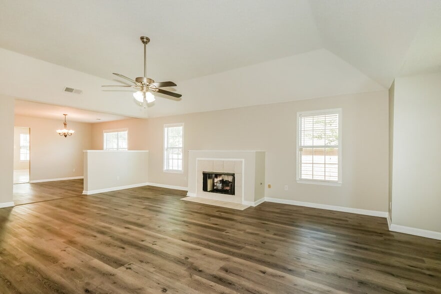 Building Photo - 5791 Pecan Trce