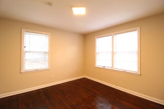 Building Photo - January FREE On This 1 Bedroom 1 Bath Duplex in Navy Hill Area in Olathe
