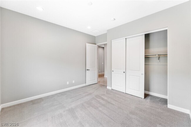 Building Photo - 8477 Wolf Mountain Ct