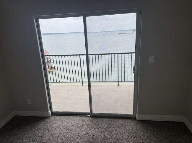 Building Photo - 7039 Kingston Cove Ln