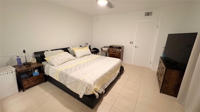 Building Photo - 206 Charter Way