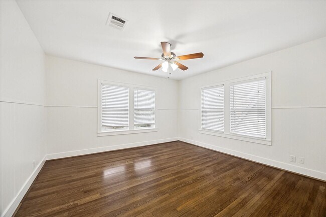 Building Photo - 1937 W McKinney St