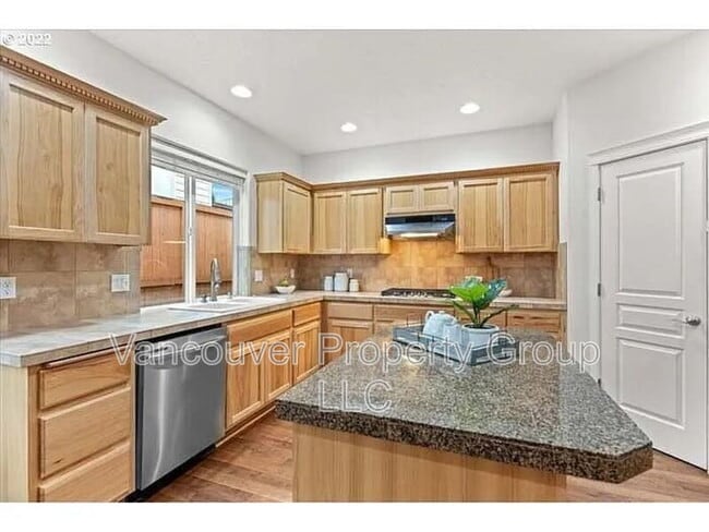 Building Photo - 2310 NE 158th Ave