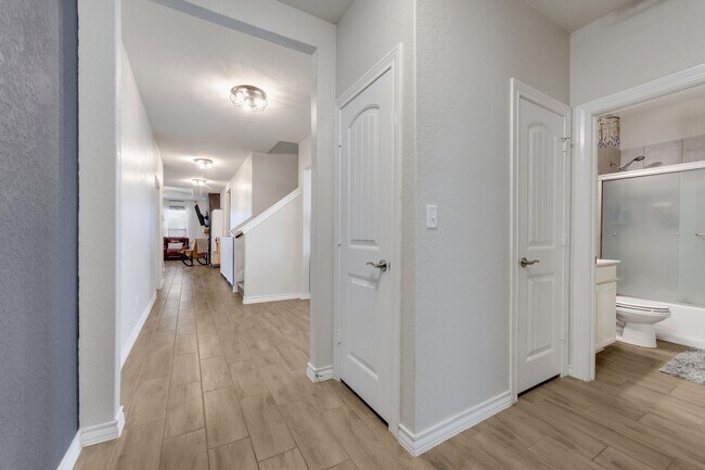 Building Photo - 630 Ridgehorn Dr