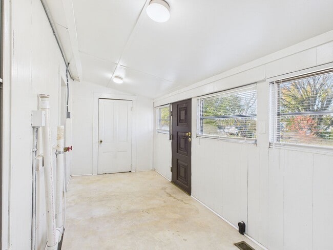 Building Photo - 315 High St