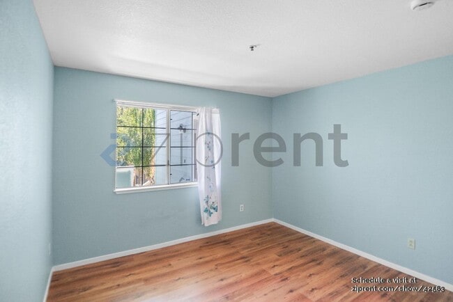 Building Photo - 714 Waterford Pl