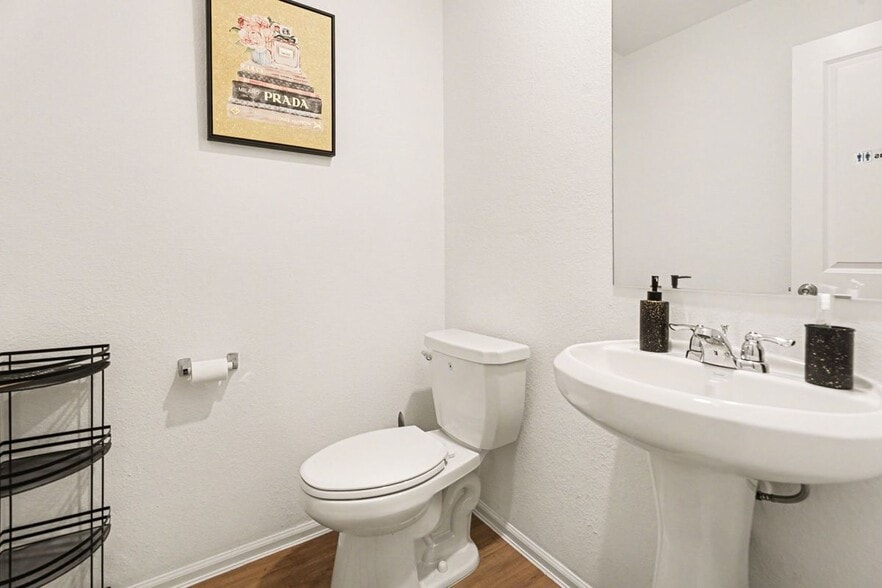 Building Photo - 9502 Brookside Point Dr