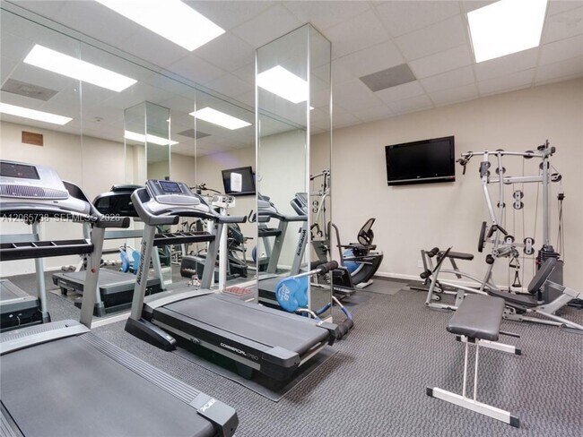 Building Photo - 1370 S Ocean Blvd