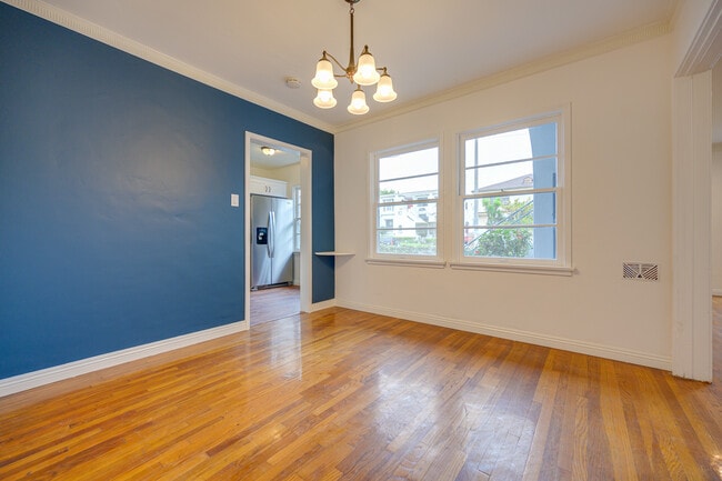 Building Photo - 1333 Cochran Ave
