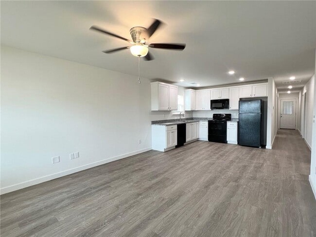 Building Photo - 521 NW 69th Ave