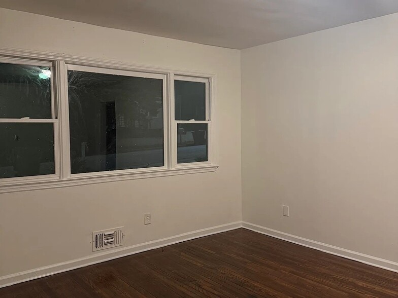 Building Photo - 331 Betsy Ave SW