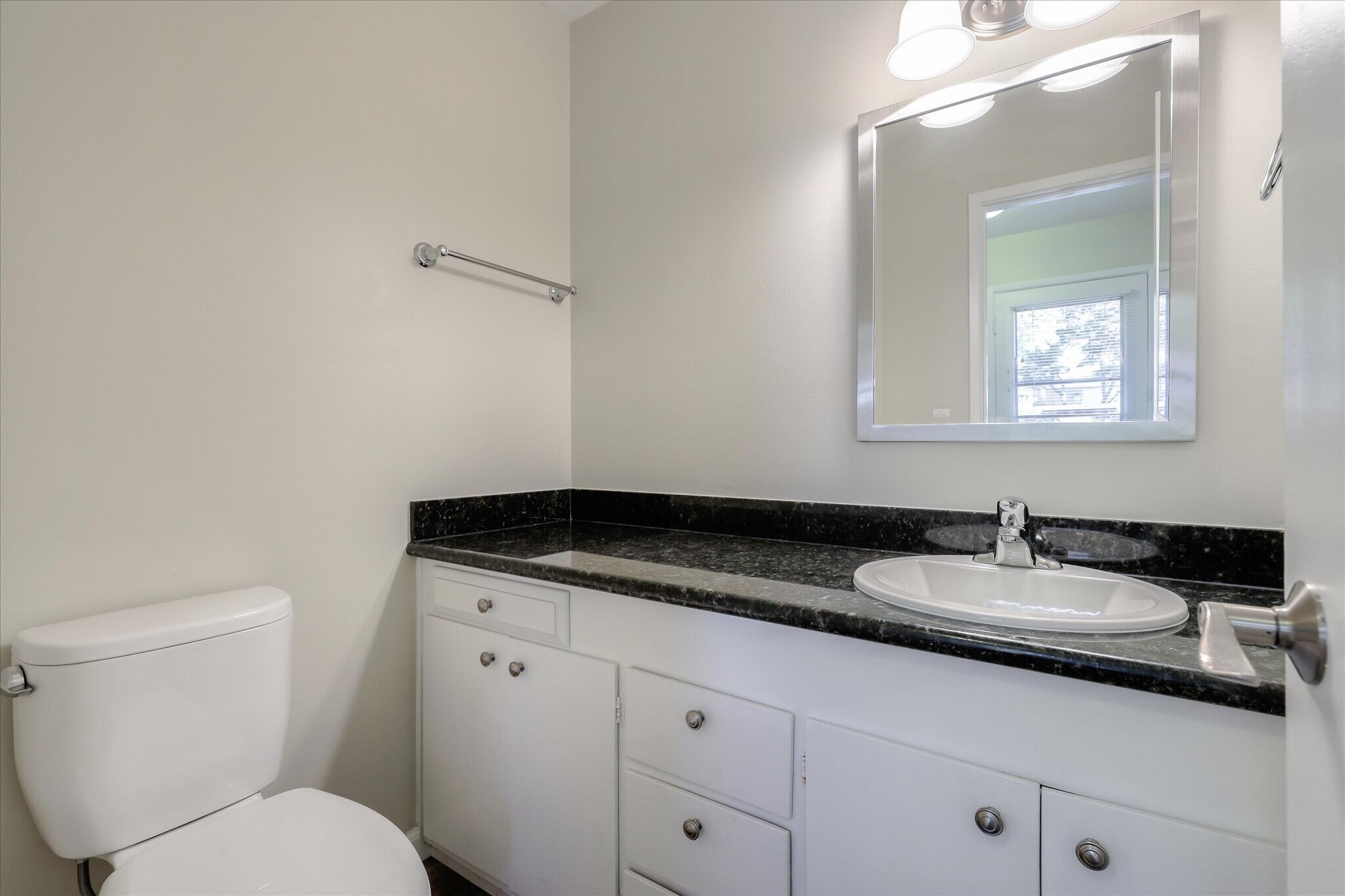 Building Photo - 66 Miramonte Dr