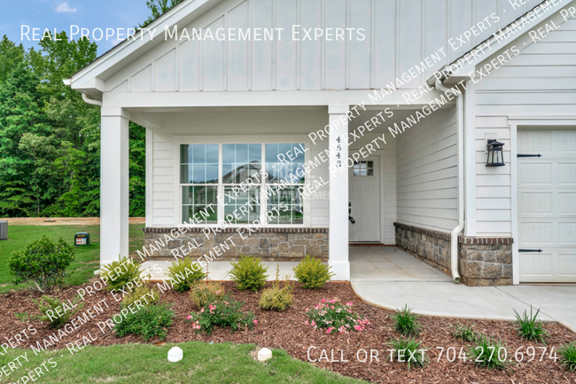 Building Photo - Beautiful 4 Bed 3 Bath Home Near LKN-  Inc...