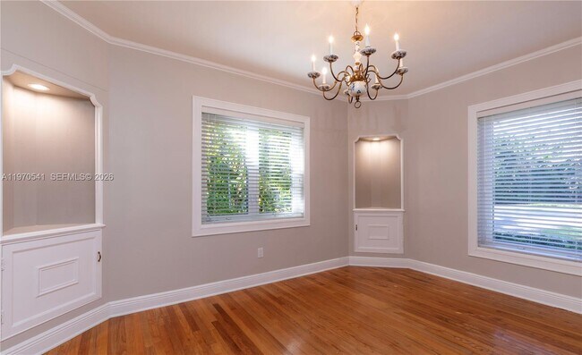 Building Photo - 1350 Mendavia Ave