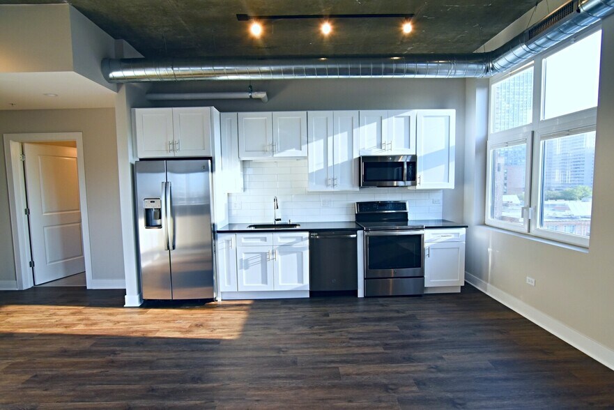 Building Photo - 3801 N Broadway St