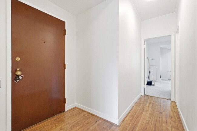 Building Photo - 955 26th St NW