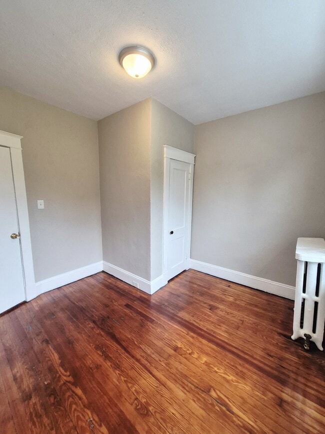 Building Photo - 3017 Dill Ave