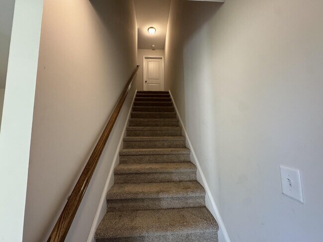 Building Photo - 4 bedroom home in Seneca