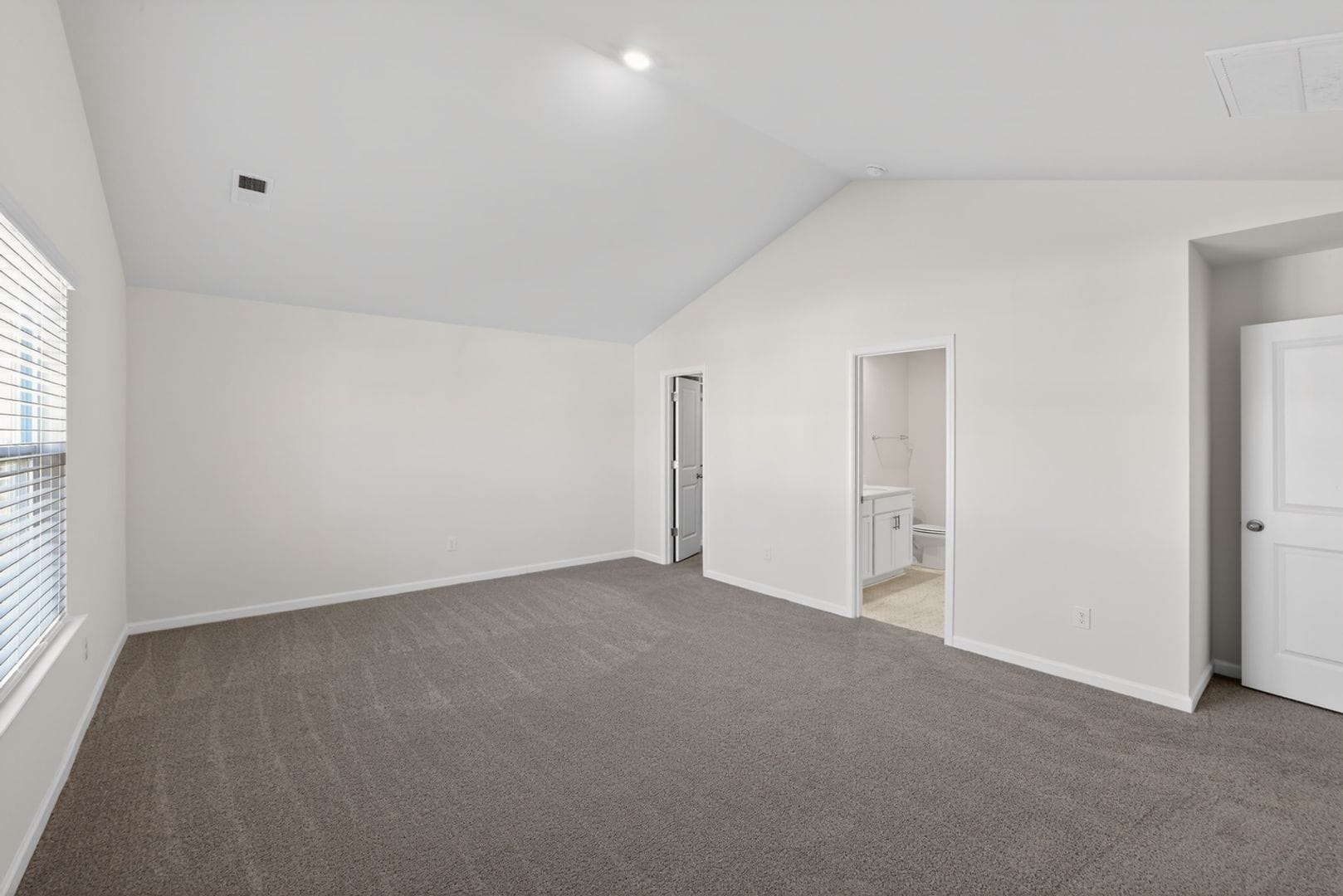 Building Photo - 105 Silicon Dr