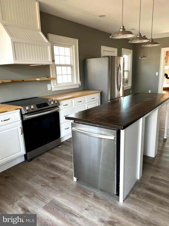 Building Photo - 7617 Old Plank Rd